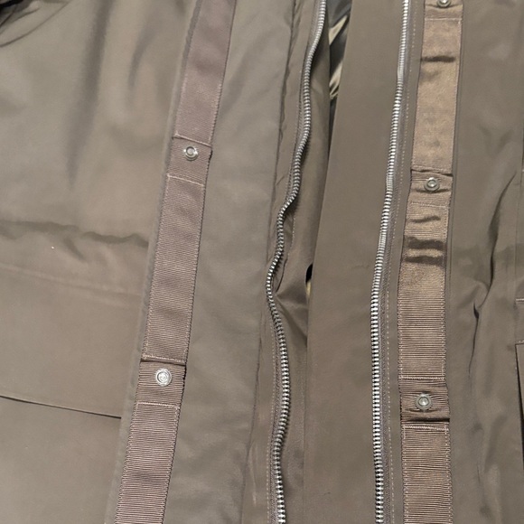 Lululemon Athletica Olive Green Waterproof Down Jacket with a Hood - Picture 6 of 6